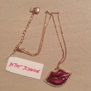 Betsy Johnson Necklace, Fuchsia Pink Lips.  Pretty Enamel & Crystal Rhinestones.